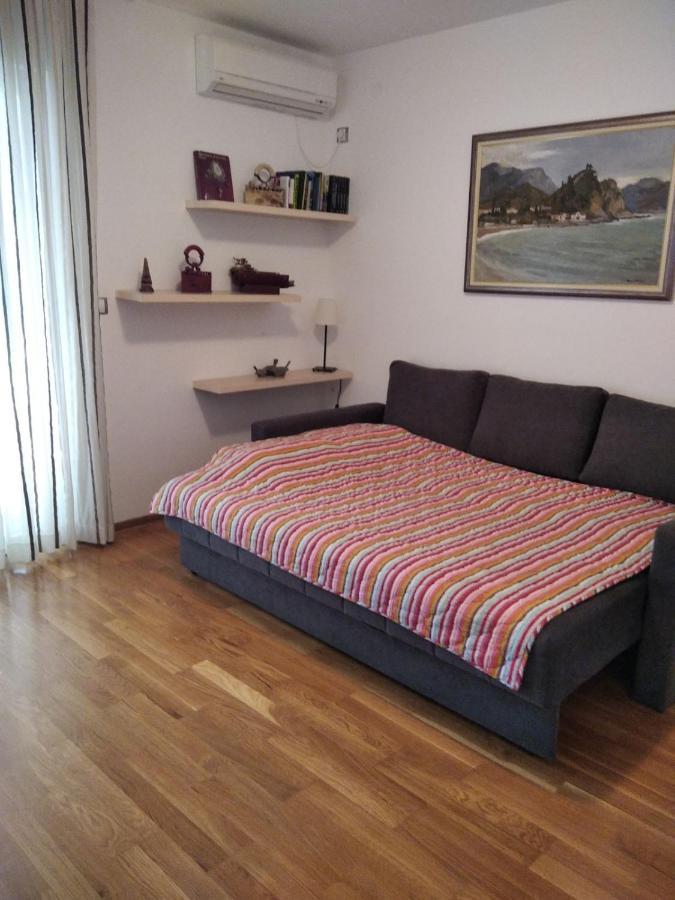 Apartmani Petrovac Na Moru Екстериор снимка