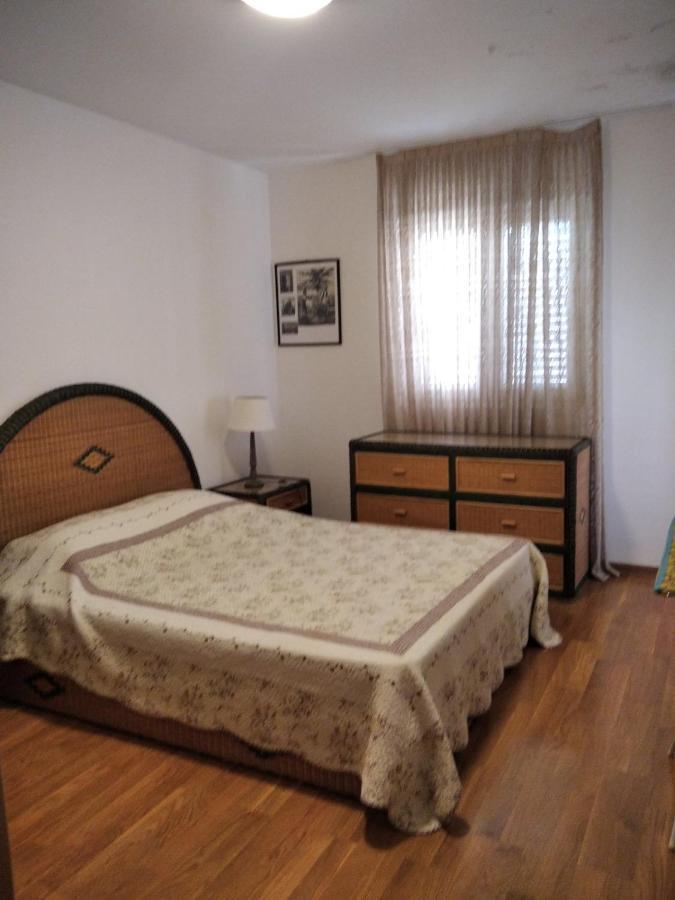 Apartmani Petrovac Na Moru Екстериор снимка