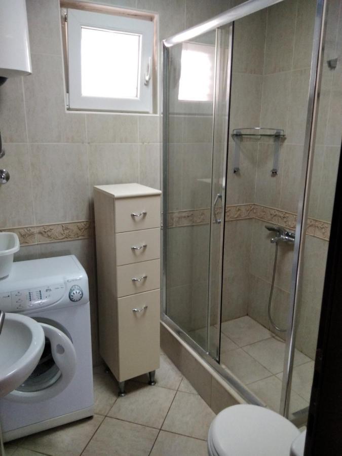 Apartmani Petrovac Na Moru Екстериор снимка